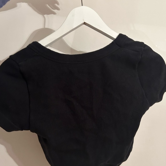 COPY - Alo Crop Ribbed Serene Tee - Picture 2 of 4